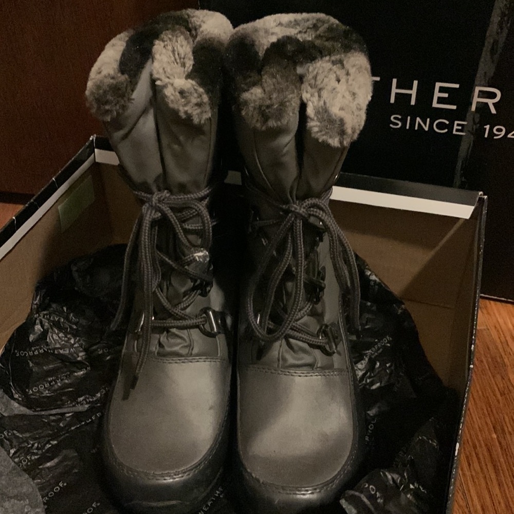 Weatherproof boots - Picture 3 of 8